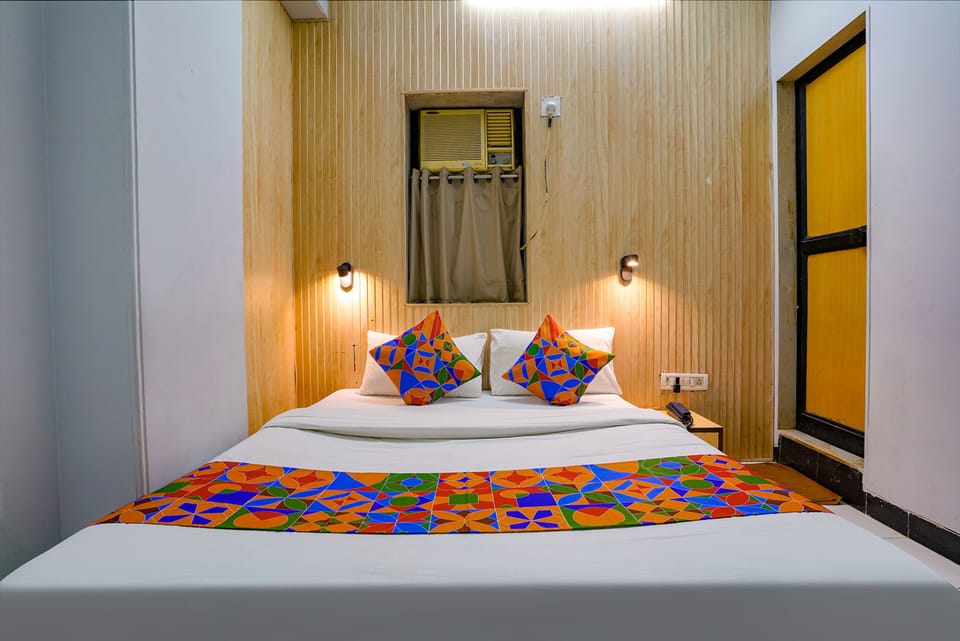 Egyptian cotton sheets, premium bedding, free WiFi, bed sheets