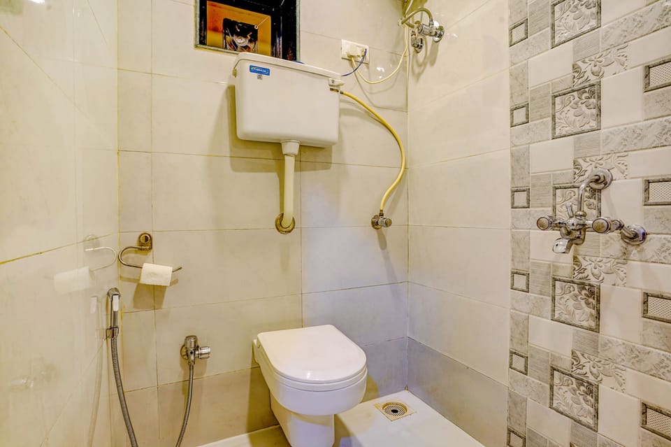 Shower, towels
