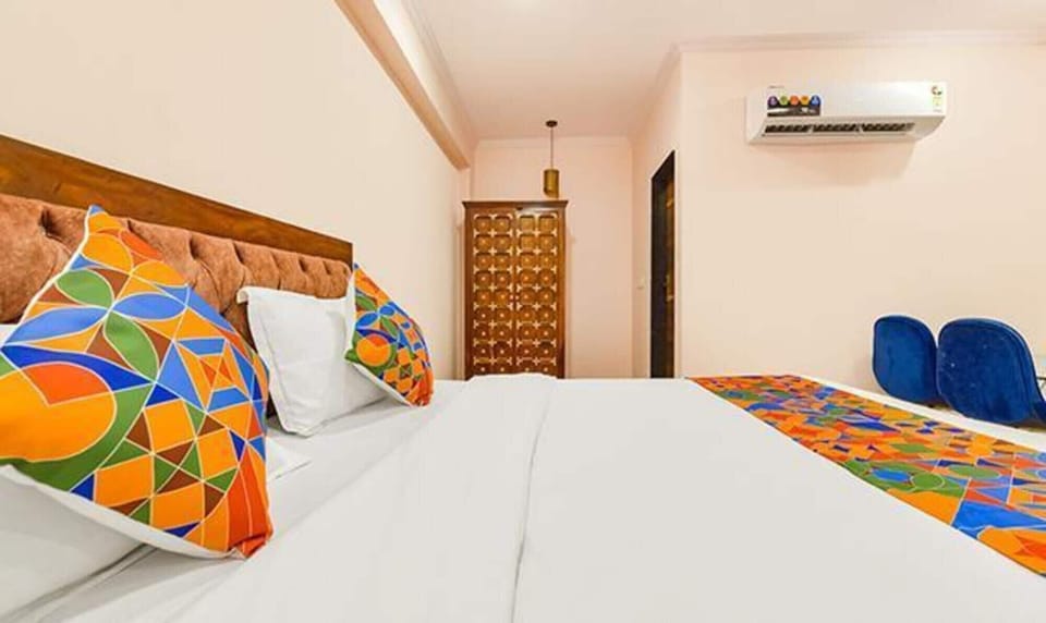 Egyptian cotton sheets, premium bedding, in-room safe, free WiFi
