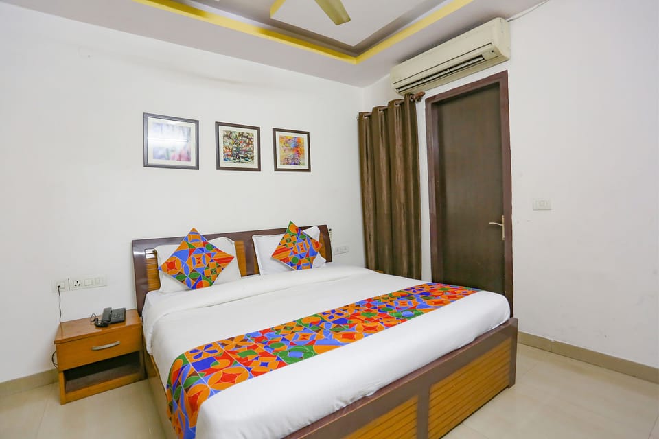 Deluxe Room | Egyptian cotton sheets, premium bedding, in-room safe, desk