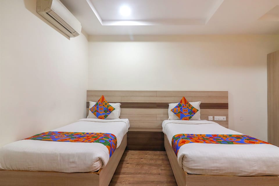 Egyptian cotton sheets, premium bedding, in-room safe, desk