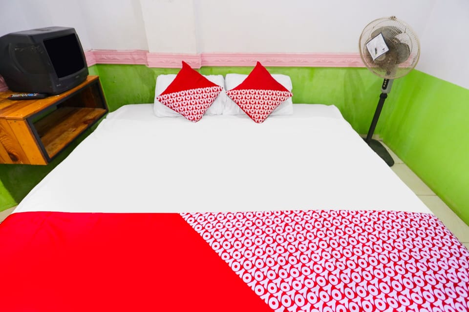 Double Room | Desk, laptop workspace, WiFi (free), bed sheets