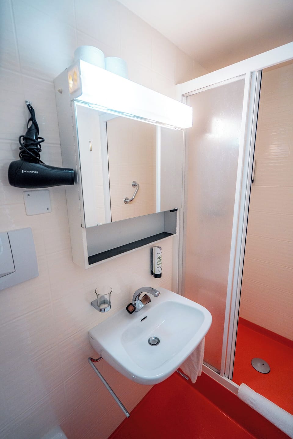 Comfort Single Room | Bathroom | Shower, hair dryer, towels, soap