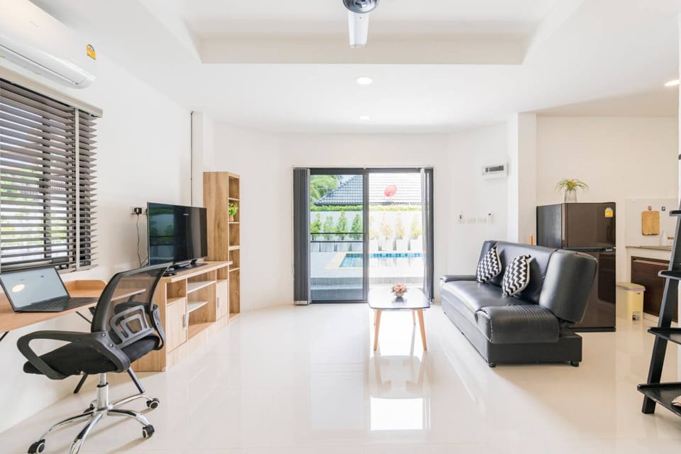 Standard Bungalow | Living area | 43-inch Smart TV with digital channels, TV