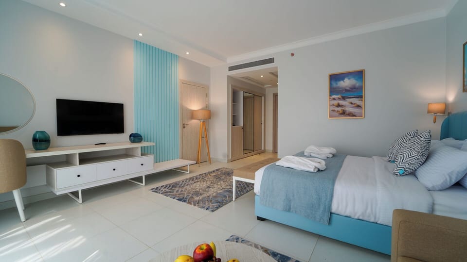 Deluxe Double or Twin Room with Sea View | Television