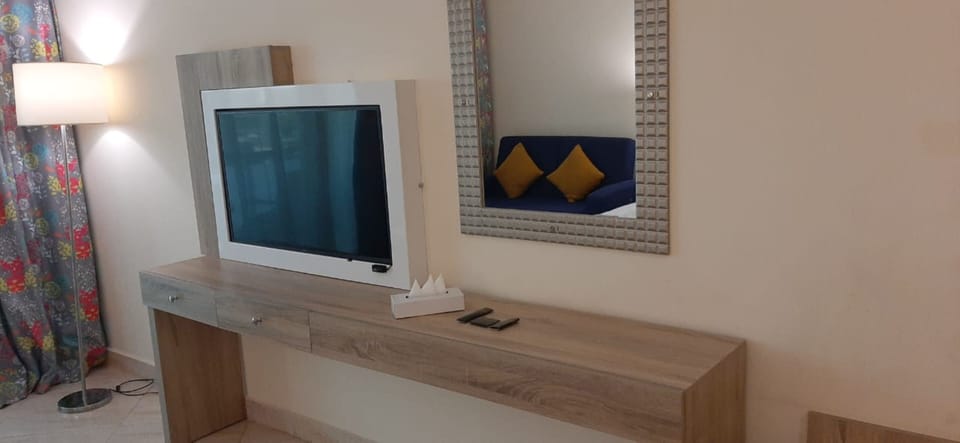 Minibar, in-room safe, desk, blackout drapes