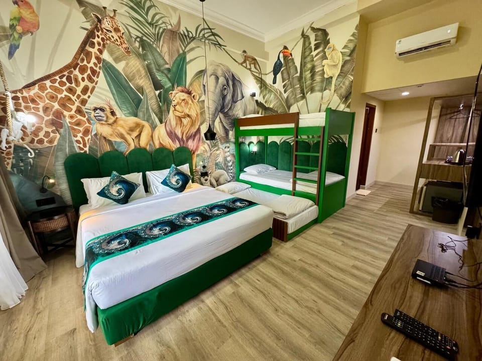 Family Safari Room | Minibar, desk, soundproofing, free WiFi