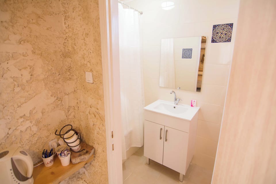 Kfar Hanokdim A GREEN ISLAND IN THE DESERT Campground/ 
RV Resort in South District