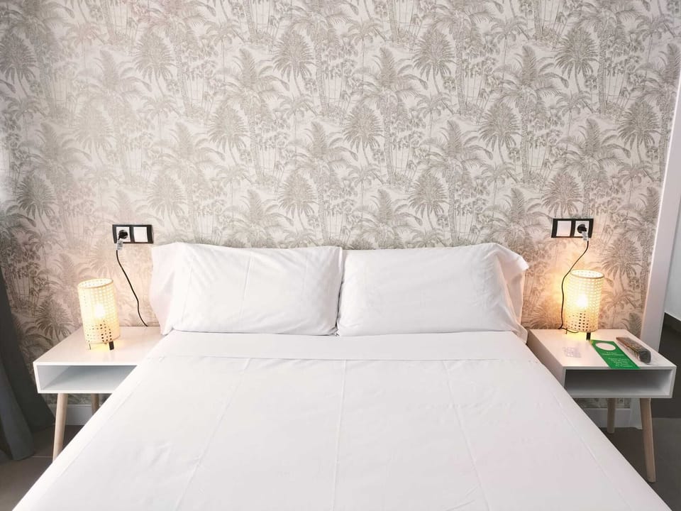 Double Room, Balcony | Hypo-allergenic bedding, down comforters, desk, laptop workspace
