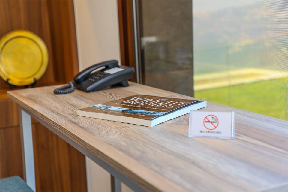Deluxe Studio Suite | Premium bedding, down comforters, Select Comfort beds, WiFi (free)
