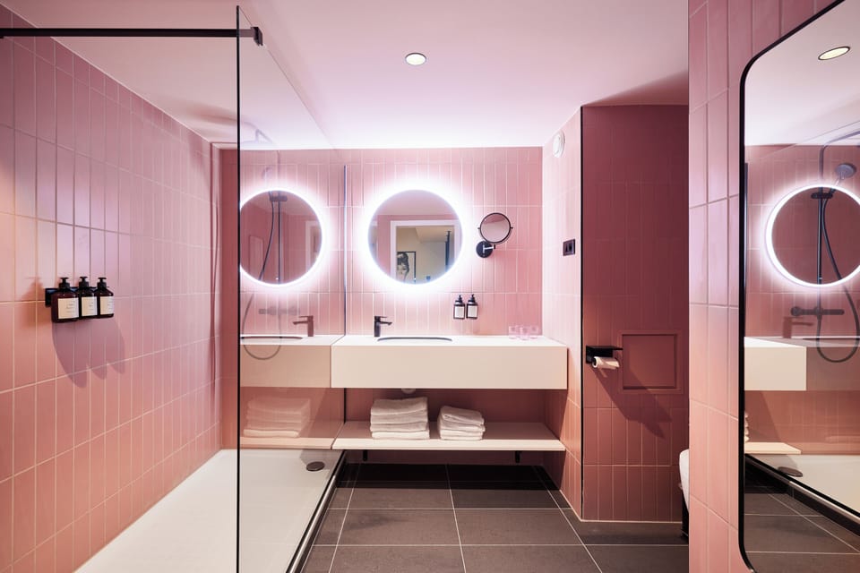 Superior Family Room | Bathroom | Shower, towels, soap, shampoo