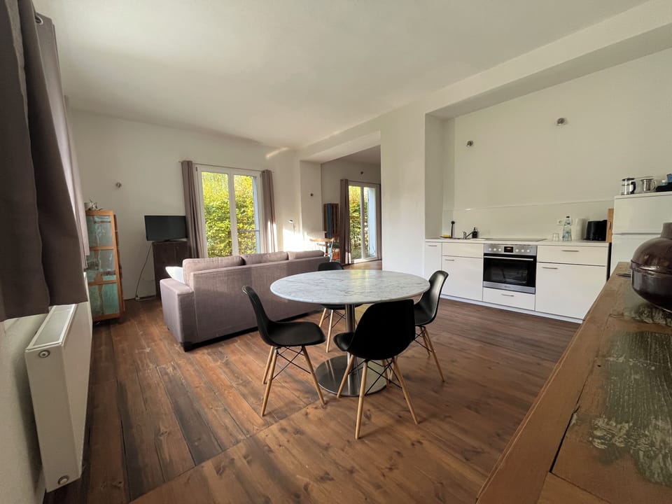 Suite in the Cavalier House | Private kitchen | Shared fridge, oven, stovetop, dishwasher