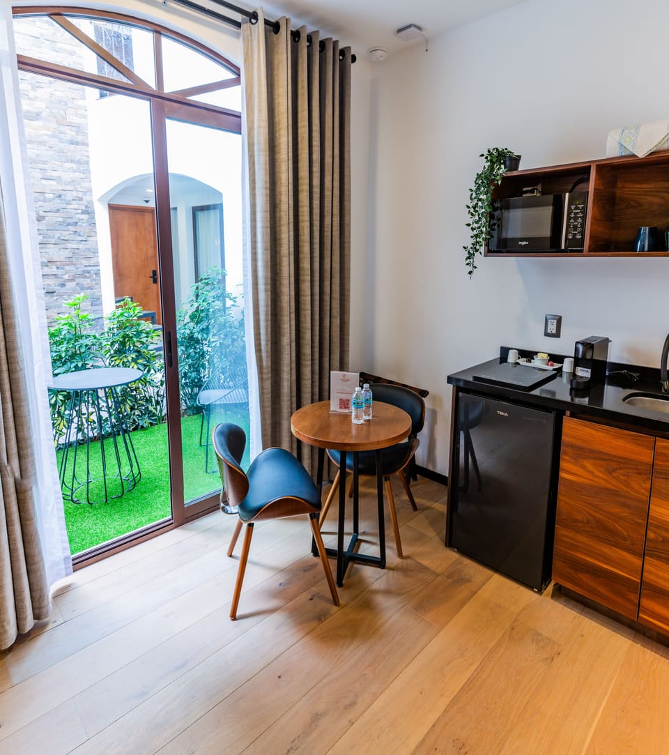 Deluxe Double Room | In-room safe, laptop workspace, iron/ironing board, free WiFi