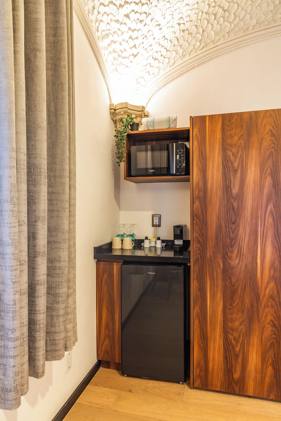 Standard Room | In-room safe, laptop workspace, iron/ironing board, free WiFi