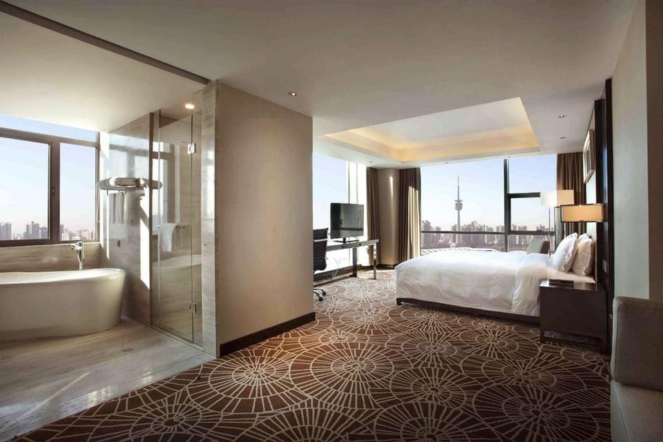 Minibar, in-room safe, soundproofing, iron/ironing board