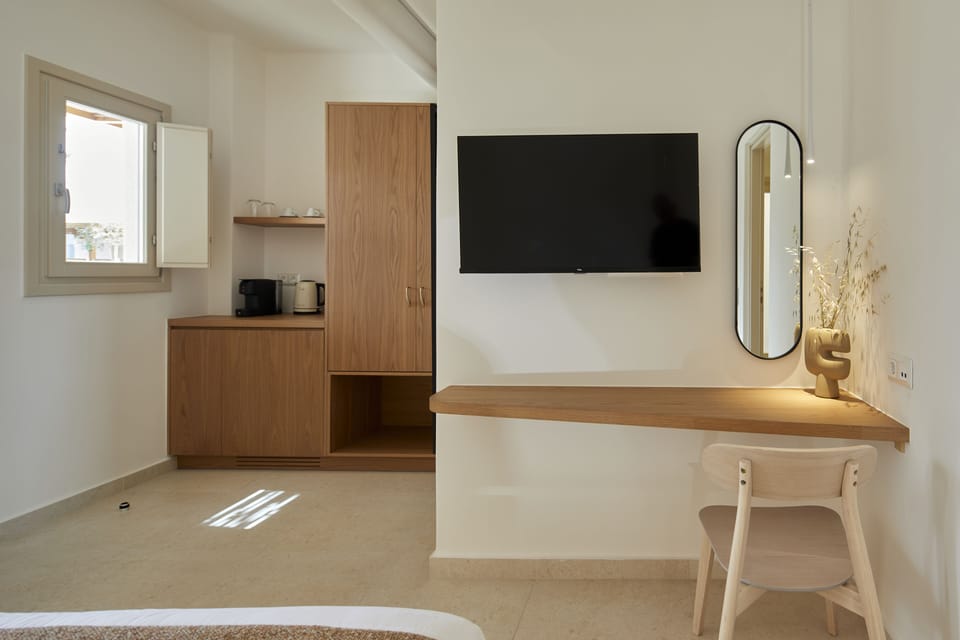 Senior Suite outdoor tub | 1 bedroom, minibar, in-room safe, free WiFi