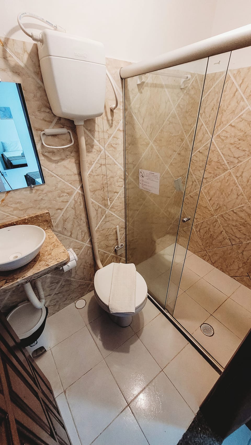 Standard Twin Room | Bathroom | Shower, rainfall showerhead, hair dryer, soap