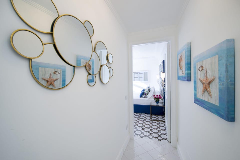 House | 3 bedrooms, desk