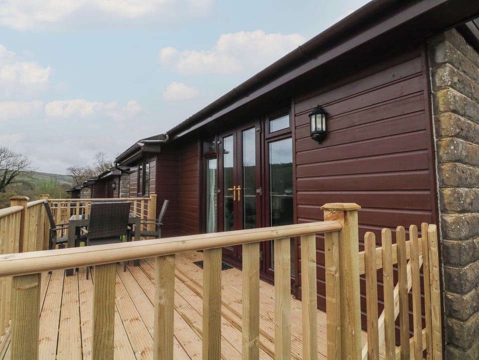 Cottage | Property grounds