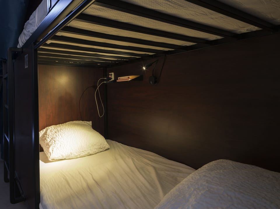 Free WiFi, bed sheets