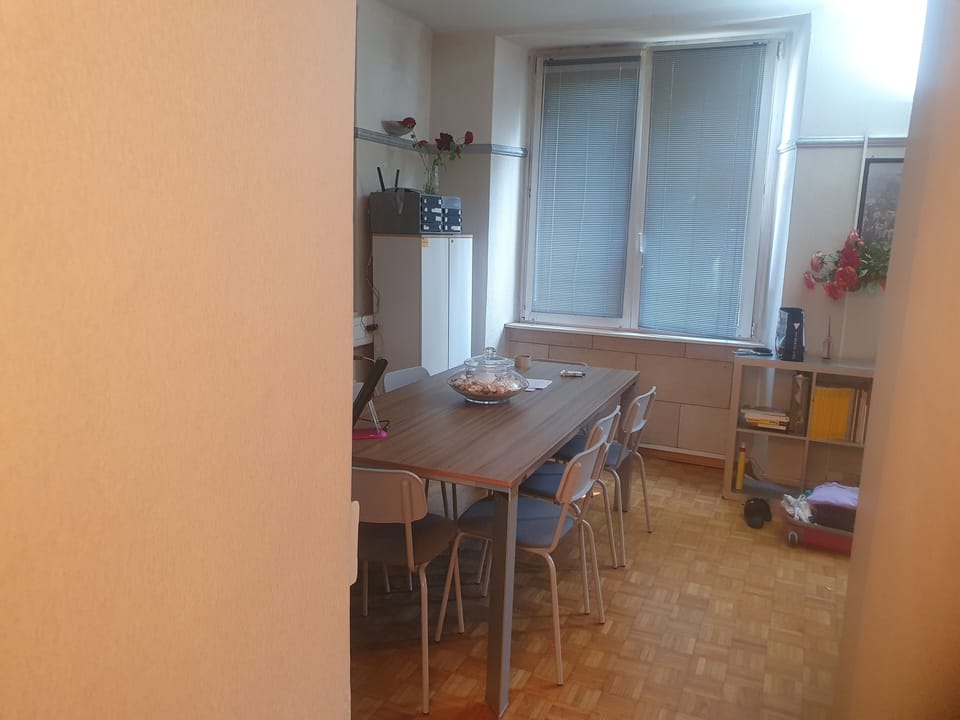 Basic Apartment | Living area