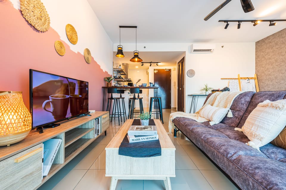 Luxury Studio Suite | Blackout drapes, iron/ironing board, free WiFi