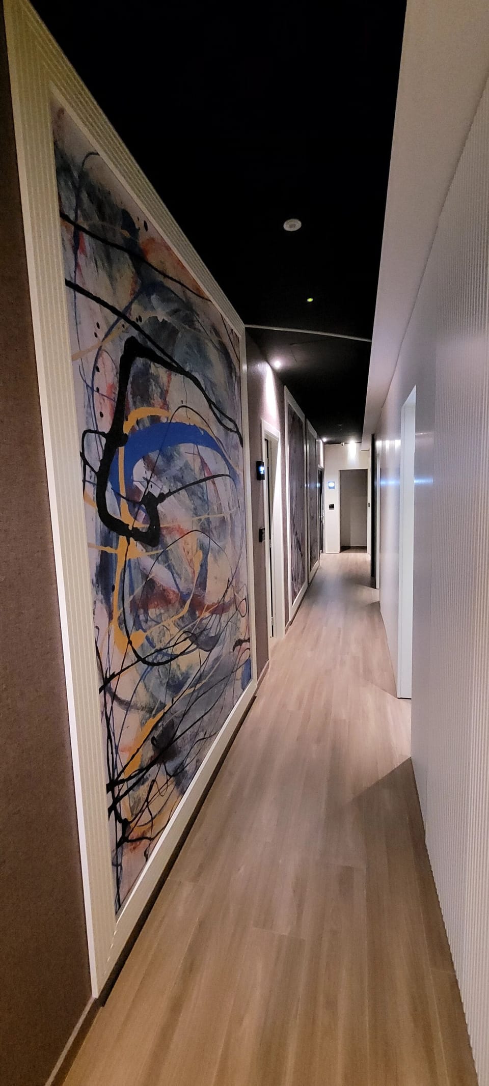 Family Quadruple Room | In-room safe, desk, soundproofing, WiFi (free)
