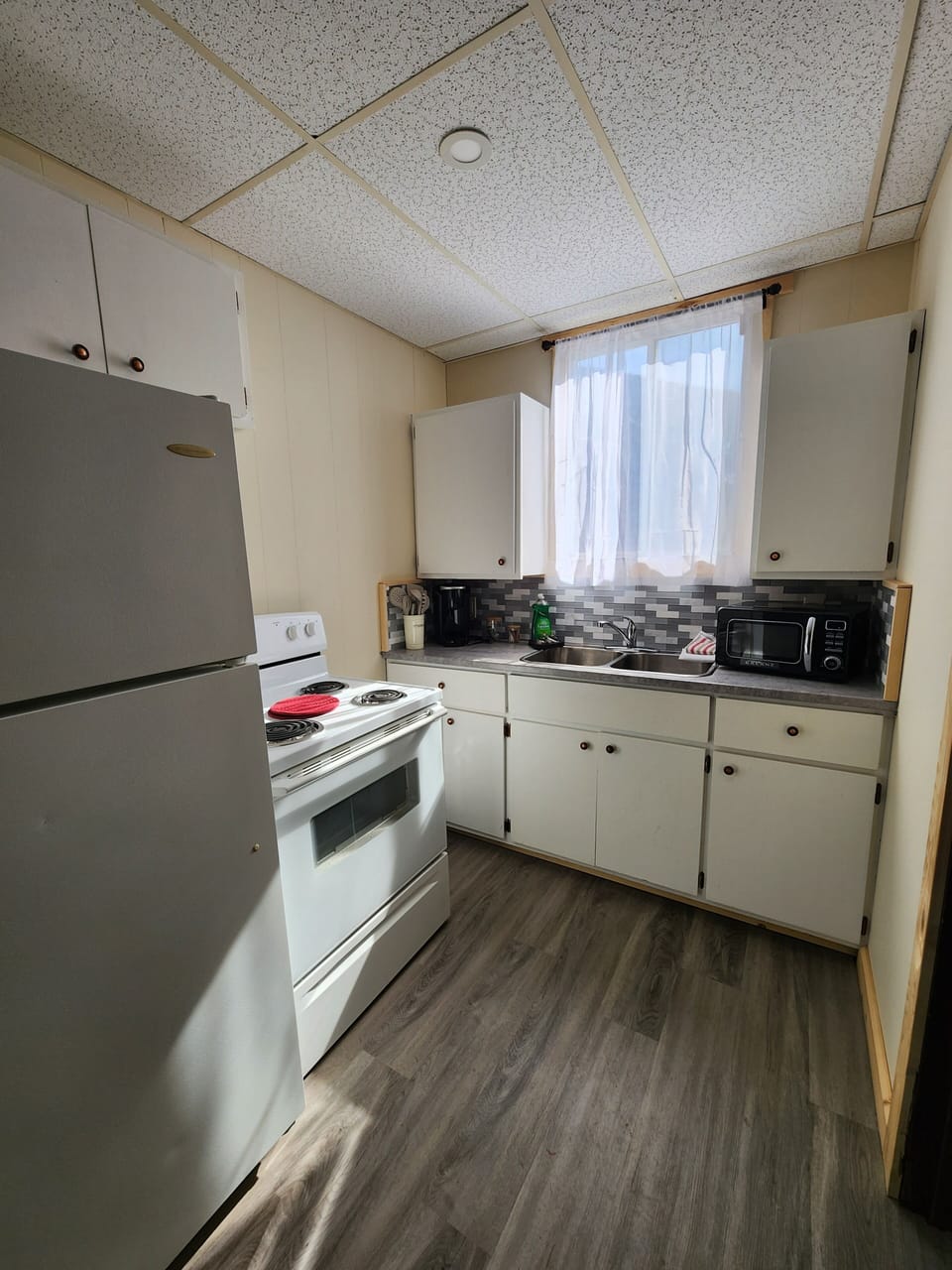 Deluxe Apartment | Private kitchen | Highchair
