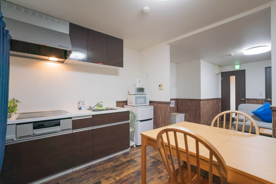 Classic House | Private kitchen | Full-size fridge, microwave, stovetop, dishwasher