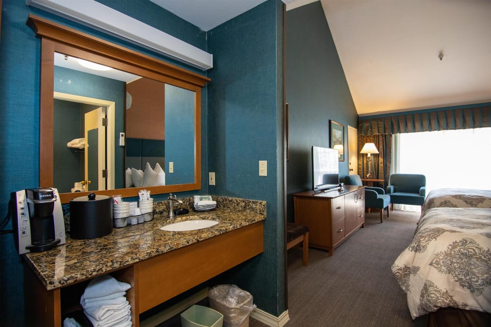 Deluxe Room, 2 Queen Beds, Non Smoking, Balcony | Iron/ironing board, free WiFi, bed sheets