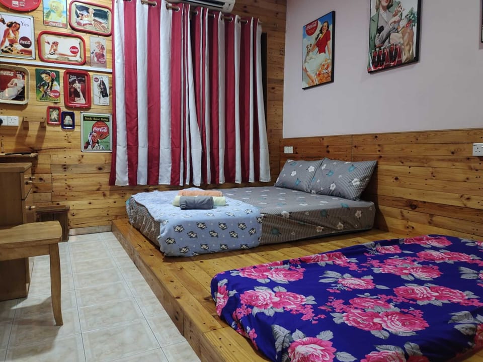 Double Room, Shared Bathroom | Bed sheets