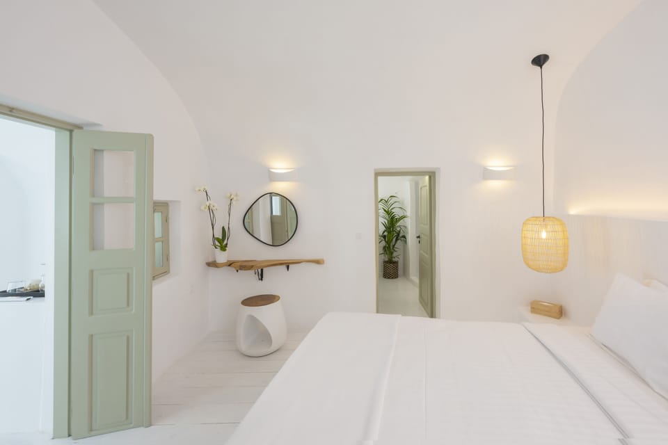 Grand Villa, Private Plunge Pool, Sea View | 1 bedroom, Egyptian cotton sheets, premium bedding, minibar