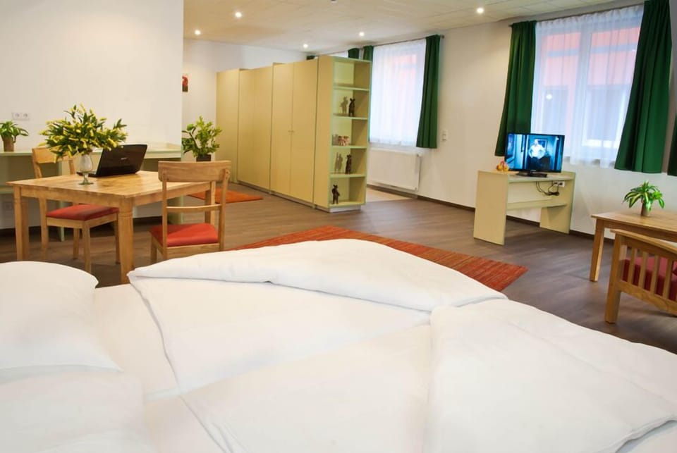 Family Room | Free WiFi, bed sheets