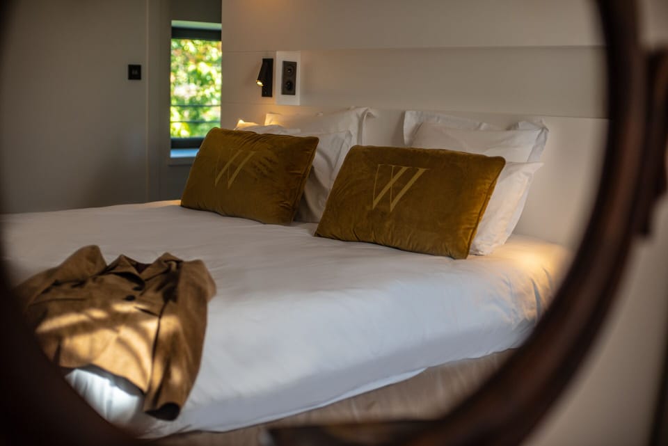 Romantic Double Room | Minibar, in-room safe, soundproofing, iron/ironing board