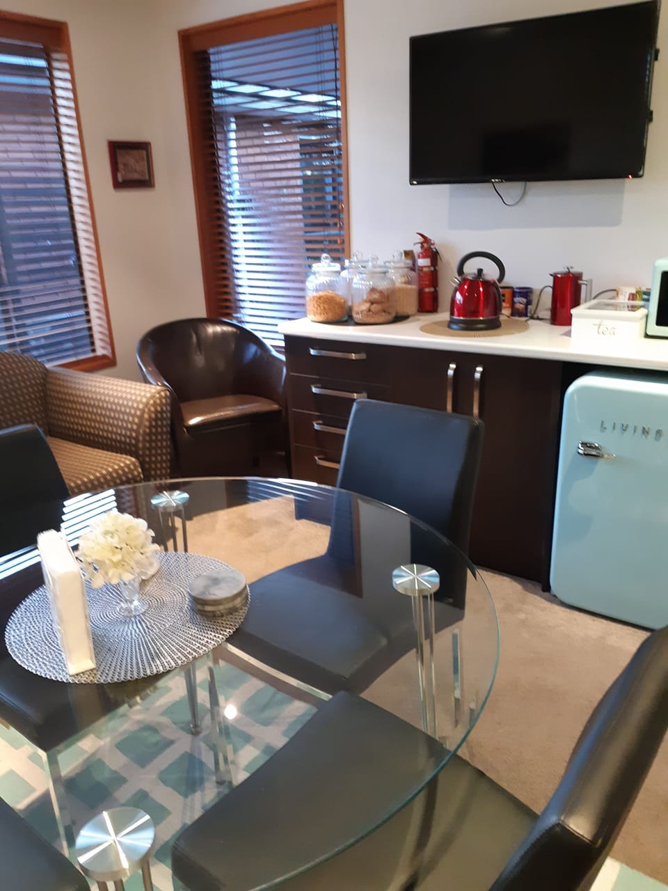 The Velvet Suite | Private kitchen | Coffee/tea maker, fridge, microwave, electric kettle