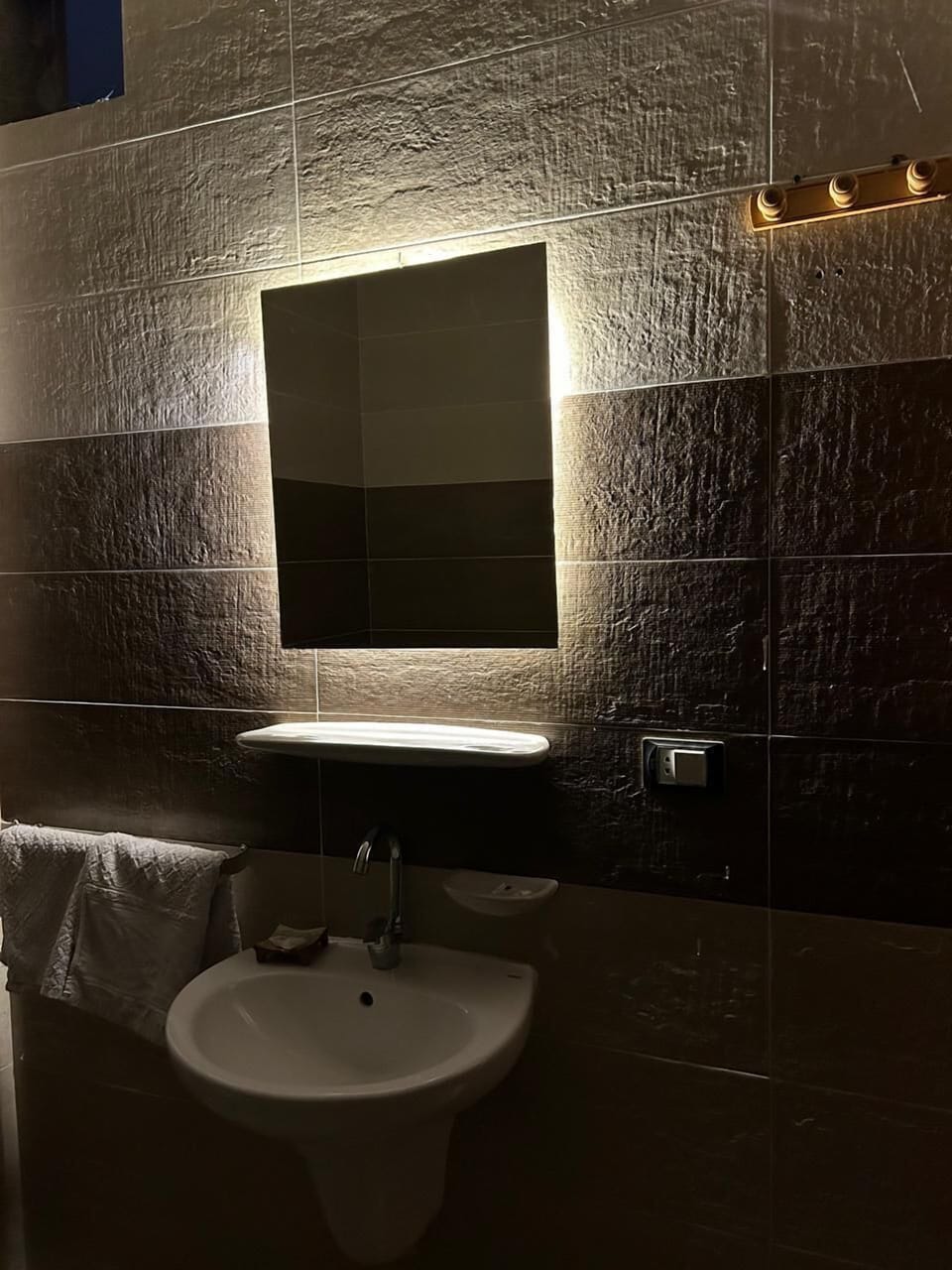 Grand Triple Room | Bathroom | Shower, soap, shampoo, toilet paper
