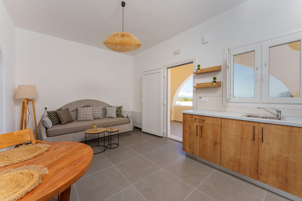Superior Double Room | Private kitchen | Coffee/tea maker, electric kettle