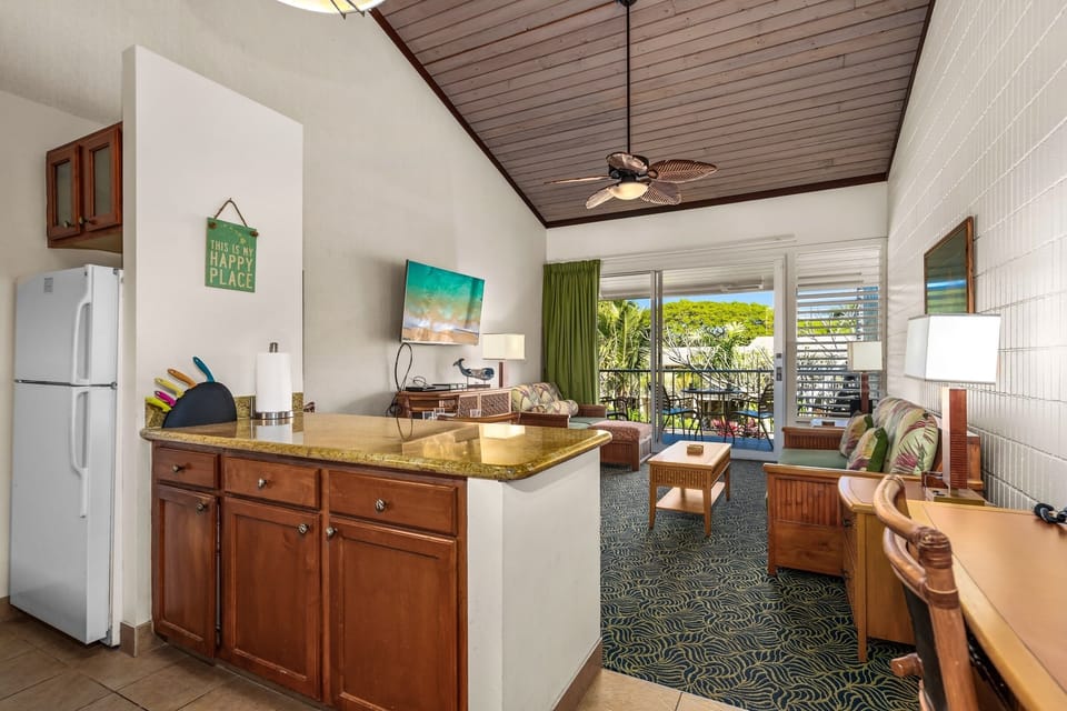 Condo, 1 Bedroom | Private kitchen | Coffee/tea maker, fridge, oven, toaster