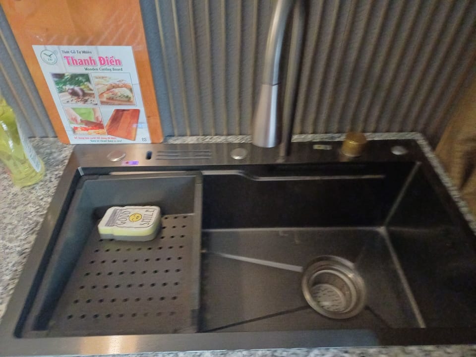Family Quadruple Room | Private kitchen | Mini-fridge, microwave, electric kettle, cleaning supplies