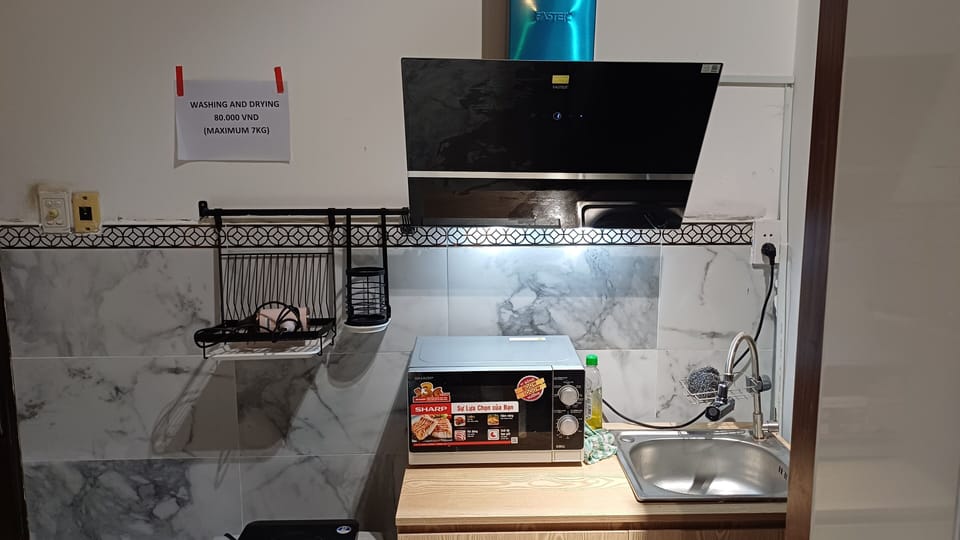 Luxury Studio | Premium bedding, minibar, desk, laptop workspace