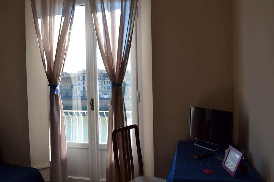 Triple Room, Shared Bathroom (Balcony) | In-room business center