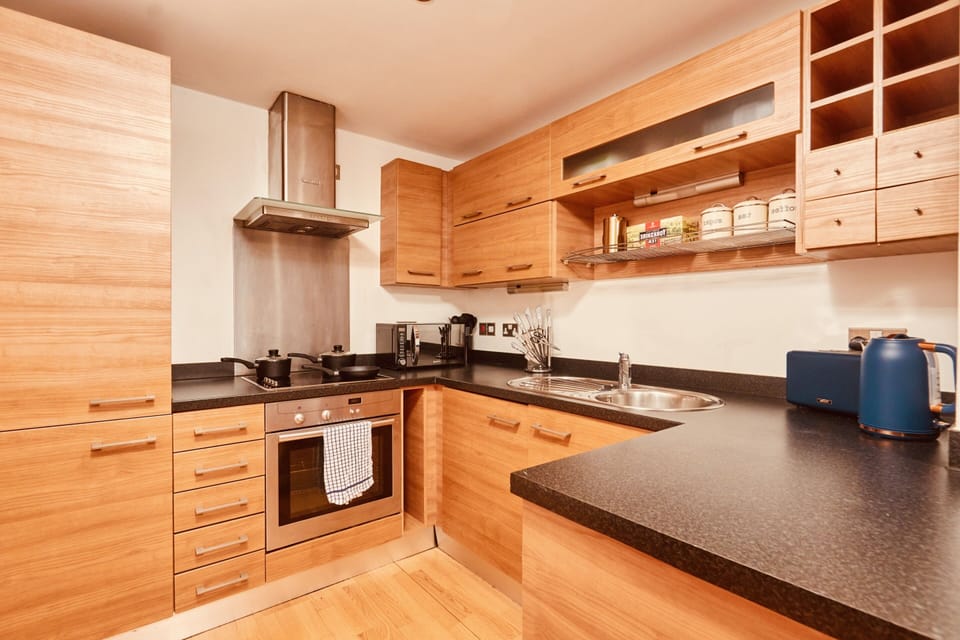Deluxe Apartment, Private Bathroom, River View | Shared kitchen
