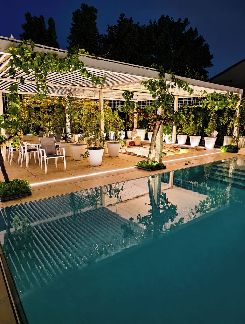 Seasonal outdoor pool