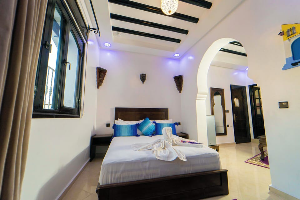 Double Room 7 | Minibar, blackout drapes, free WiFi, bed sheets