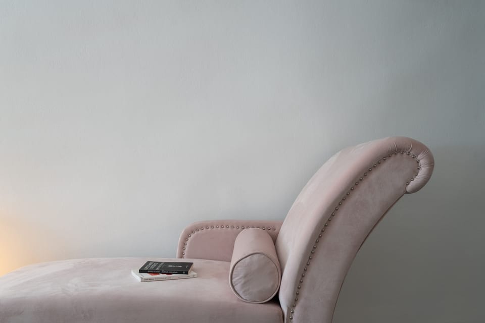Black Occhio Villa | Interior detail