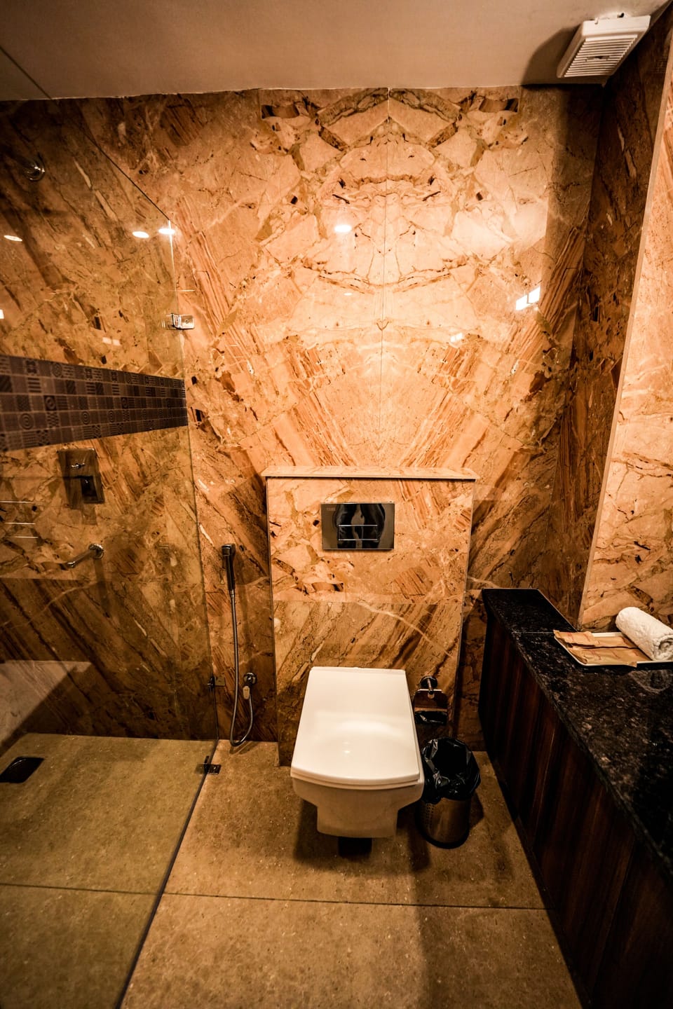 Deluxe Double Room | Bathroom | Shower, rainfall showerhead, designer toiletries, hair dryer