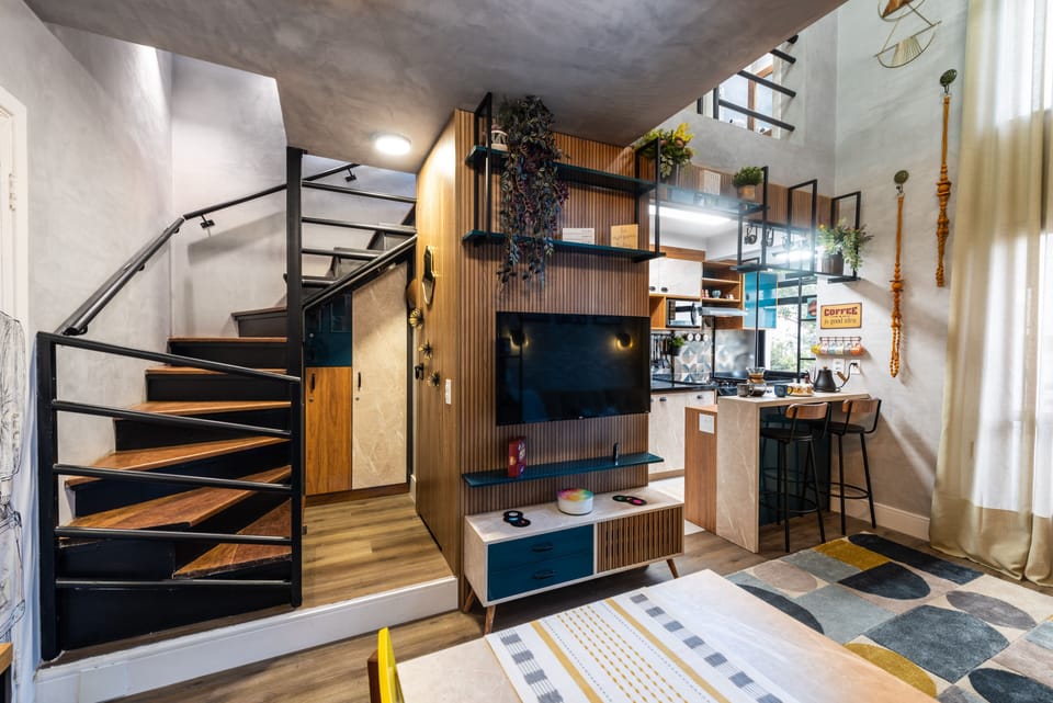 Design Duplex | Living area | 43-inch Smart TV with cable channels, TV
