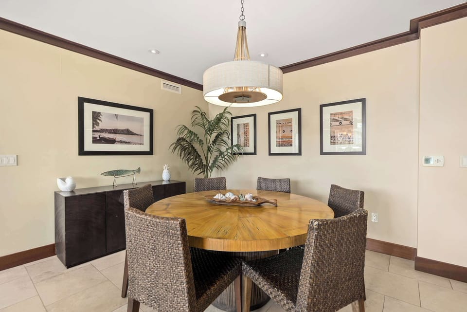 Condo, Multiple Beds, Balcony, Partial Ocean View (Hale Kauwela) | Dining