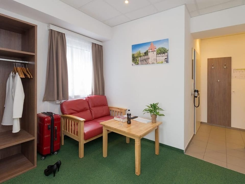 Basic Triple Room | Hypo-allergenic bedding, soundproofing, free WiFi