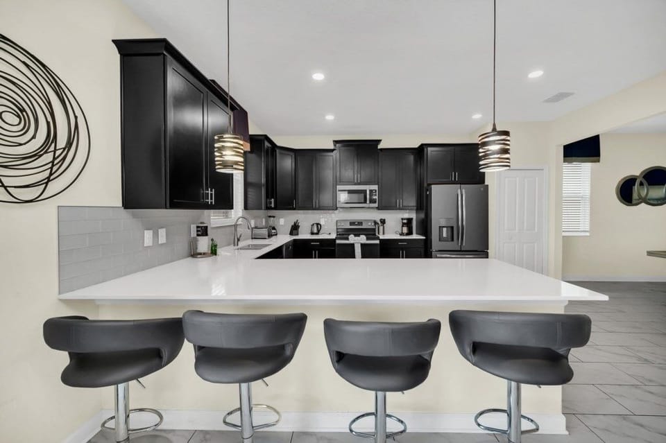 Villa, 6 Bedrooms | Private kitchen | Microwave, dishwasher